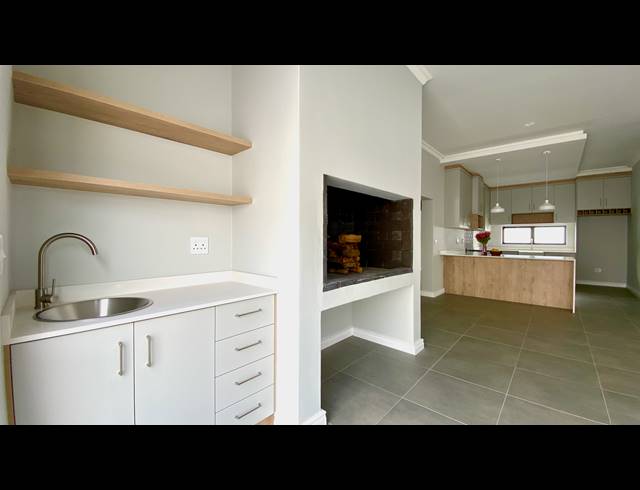 3 BEDROOM HOUSE FOR SALE IN SHELLEY POINT